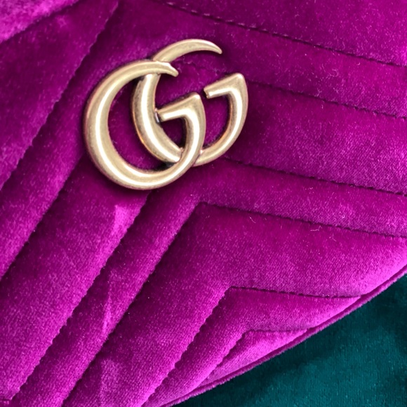 LIKE NEW GG Marmont Velvet Matelassé Belt Bag - Picture 6 of 10